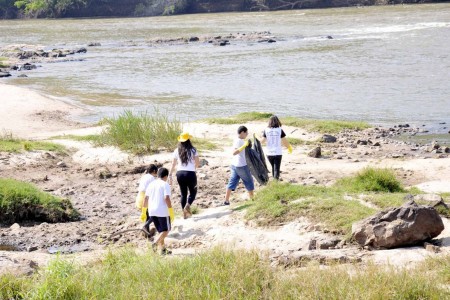 Alunos das escolas de Osvaldo Cruz participam de ação ambiental no Salto Botelho