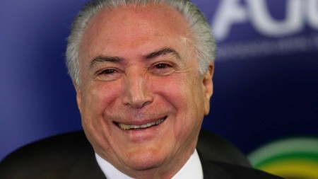 Câmara rejeita denúncia e mais uma vez livra Temer de processo no STF