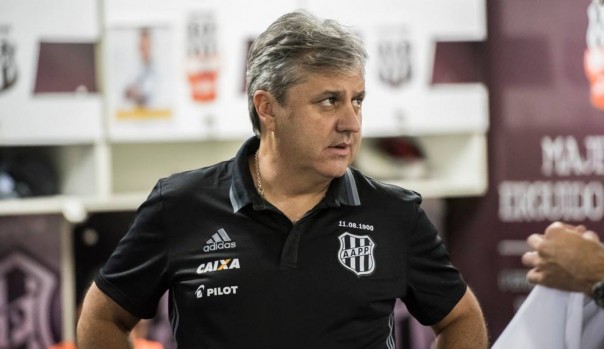 Em queda livre, Ponte Preta demite Gilson Kleina aps derrota para Atltico-GO